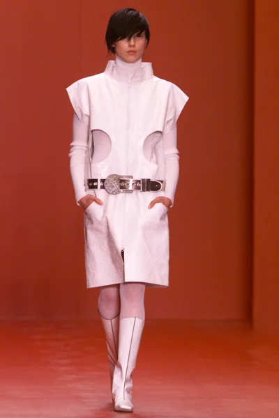 Look 10